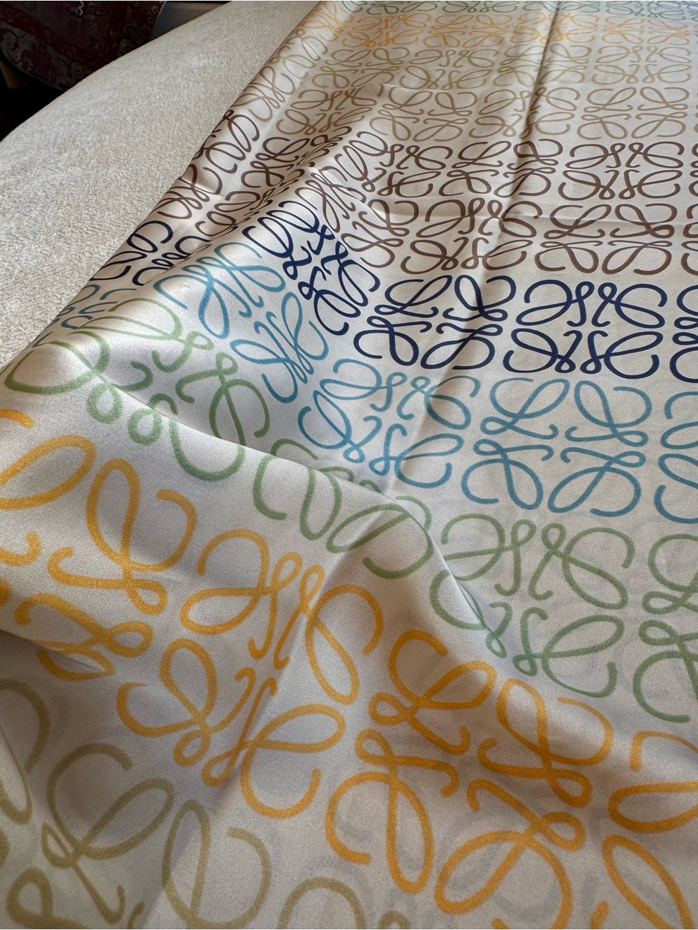 ⚜️Loewe⚜️ Cream / Off White Scarf with Multicolored Anagram Pattern - Picture 12 of 12